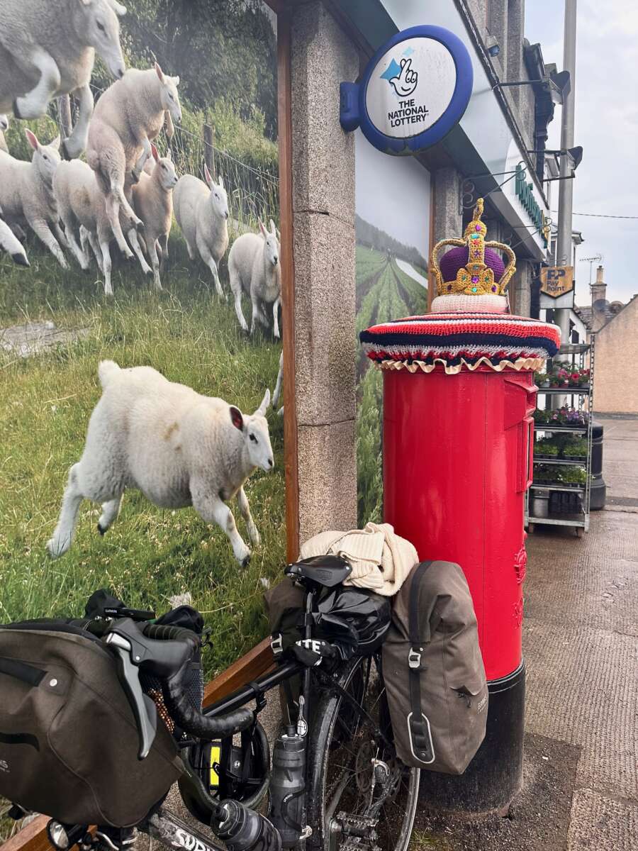 EuroVelo 1 - local store in Cuminestown