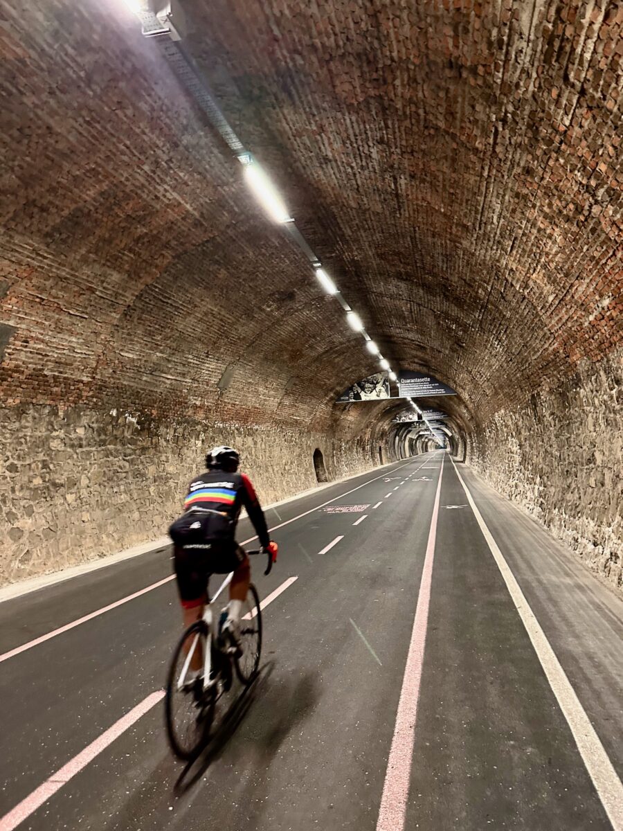 EuroVelo 8 - Fahrradtunnel in Sanremo