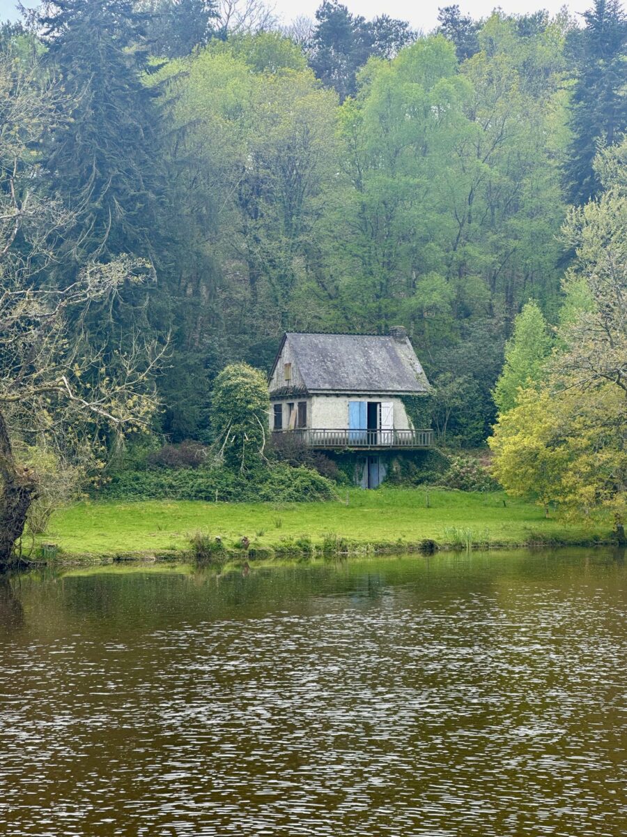 EuroVelo 1 - an abandoned house