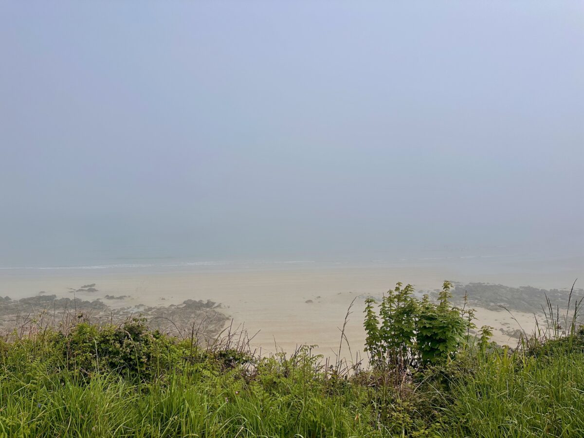 EuroVelo 4 - misty morning on the coast of Britanny