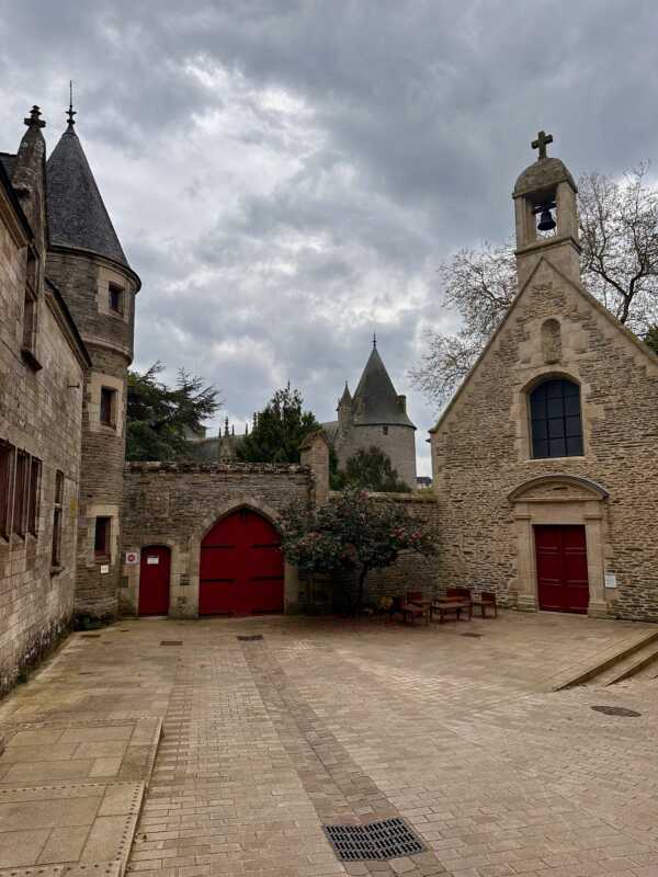 EuroVelo 1 - castle in Josselin