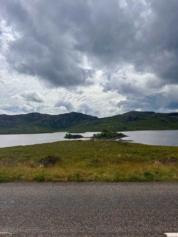 North Coast 500 - beautiful view on Loch Bad an Sgalaig